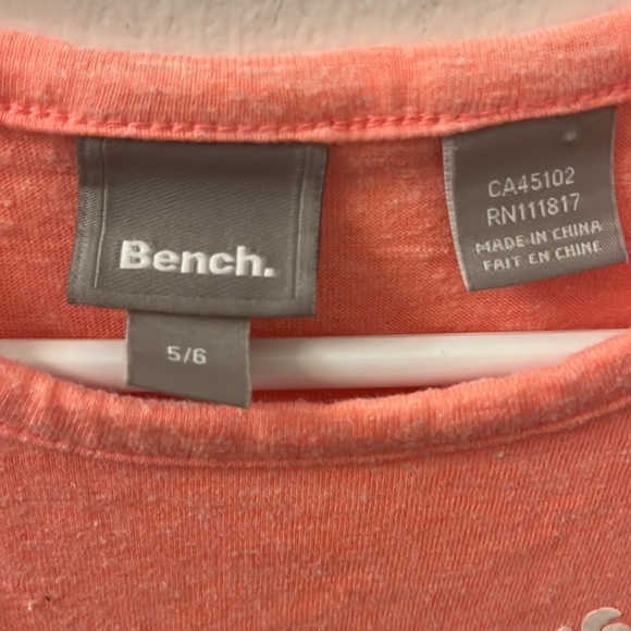 Kids Bench T-shirt Size 5/6 - Picture 2 of 3
